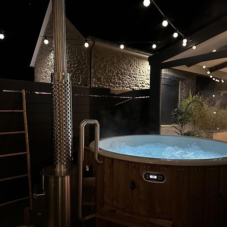 Le Lodge Spa Saint-Laurent-d'Andenay Luaran gambar