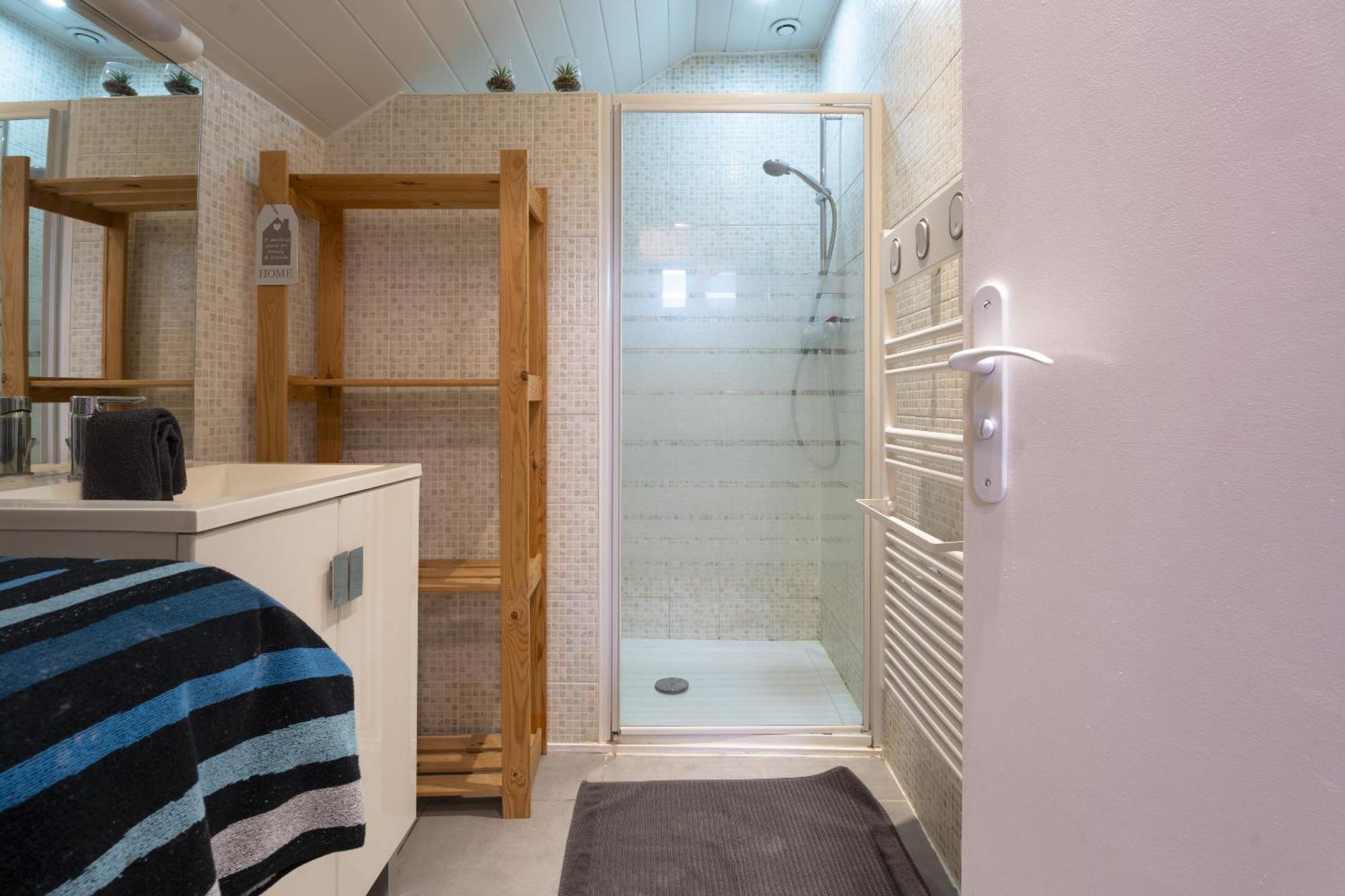Le Lodge Spa Saint-Laurent-d'Andenay Luaran gambar